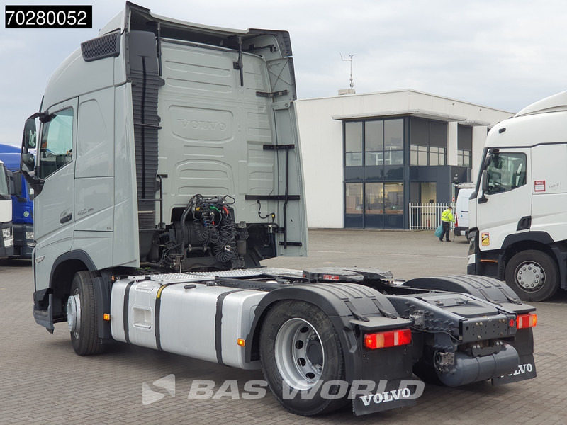 Volvo FH 460 FH 4X2 VEB+ 2x Tanks ACC LED - Tractor unit: picture 2 Volvo FH 460 FH 4X2 VEB+ 2x Tanks ACC LED - Tractor unit: picture 2