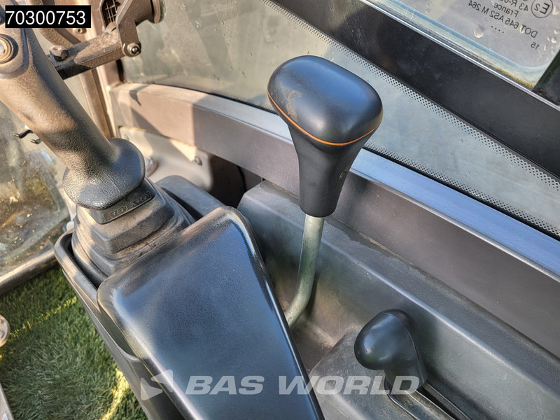 Mini excavator Volvo ECR25 D: picture 20