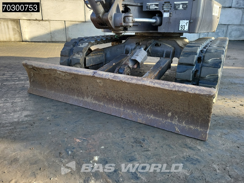 Mini excavator Volvo ECR25 D: picture 17