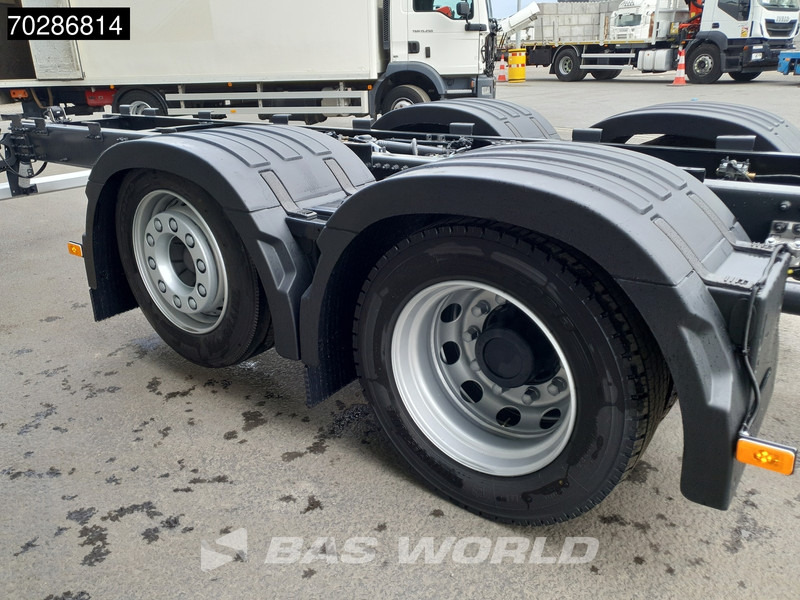 New Cab chassis truck Volvo FH 460 6X2 NEW chassis! Full air Suspension Lift-Axle Navi ACC LED Euro 6: picture 14