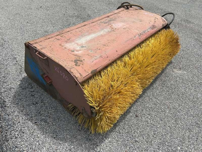 1700mm - Road sweeper: picture 3 1700mm - Road sweeper: picture 3
