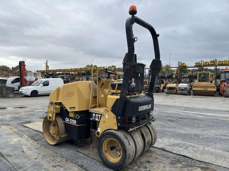 Caterpillar CB225D - Combination roller: picture 5 Caterpillar CB225D - Combination roller: picture 5