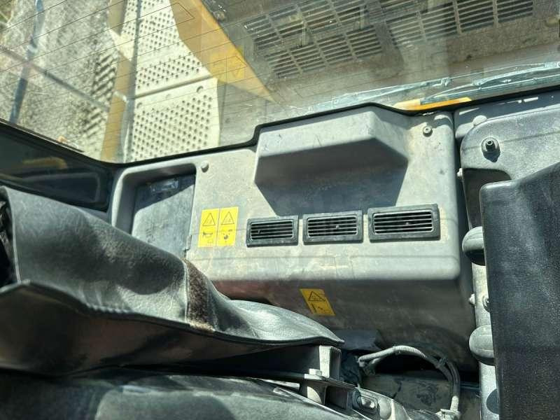 Wheel loader Komatsu WA600-8E0: picture 34 Wheel loader Komatsu WA600-8E0: picture 34