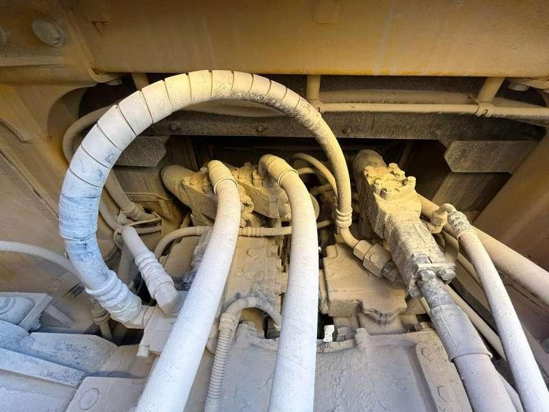 Wheel loader Komatsu WA600-8E0: picture 15 Wheel loader Komatsu WA600-8E0: picture 15