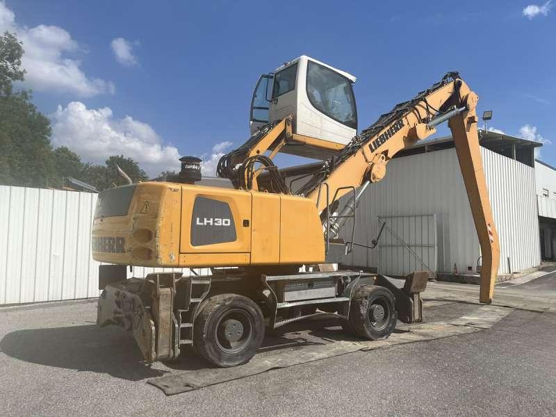Liebherr LH30M LITRONIC - Waste/ Industry handler: picture 3 Liebherr LH30M LITRONIC - Waste/ Industry handler: picture 3