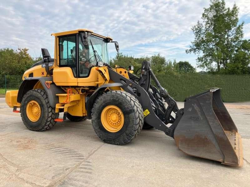 Volvo Chargeur sur Pneus L90H - Wheel loader: picture 1 Volvo Chargeur sur Pneus L90H - Wheel loader: picture 1