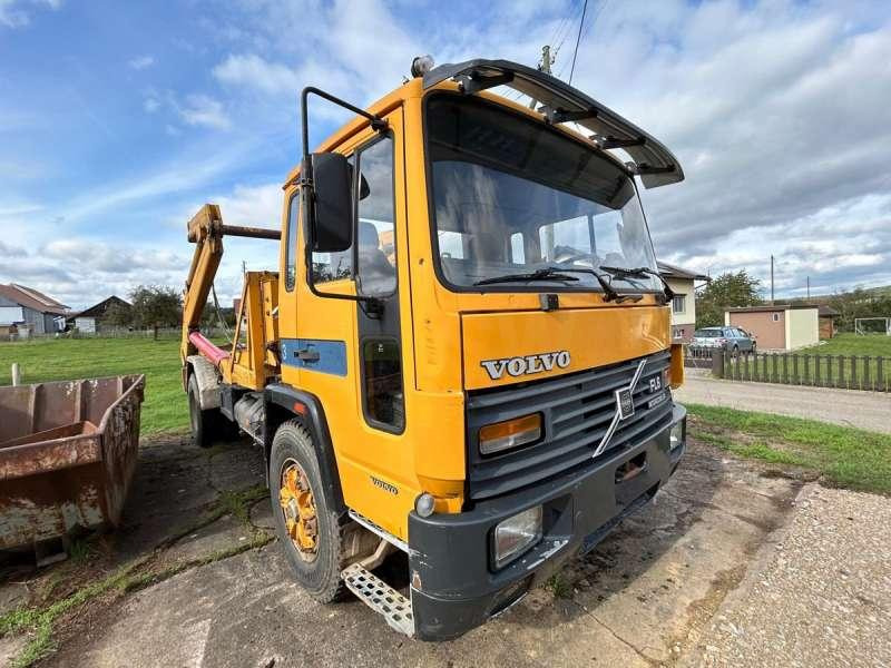Volvo FL6 INTERCOOLER 4X2 - Hook lift truck: picture 2 Volvo FL6 INTERCOOLER 4X2 - Hook lift truck: picture 2