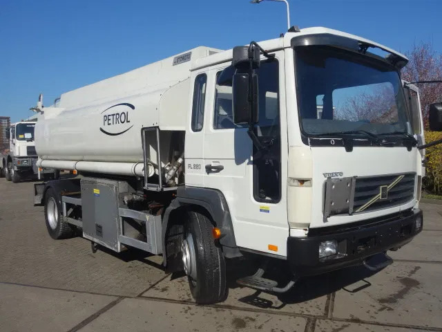 Volvo FL 240 PK 12000 LITER STEELSPRINGS - Tank truck: picture 1 Volvo FL 240 PK 12000 LITER STEELSPRINGS - Tank truck: picture 1