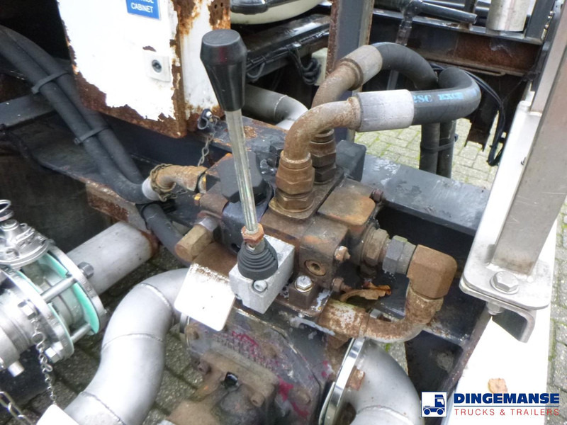 Tank semi-trailer Crane Fruehauf Chemical tank inox 32.8 m3 / 1 comp: picture 10 Tank semi-trailer Crane Fruehauf Chemical tank inox 32.8 m3 / 1 comp: picture 10