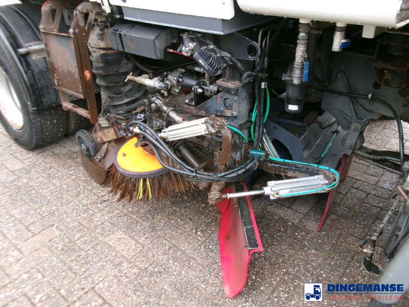 DAF LF 55.220 4x2 Scarab sweeper - Road sweeper: picture 5 DAF LF 55.220 4x2 Scarab sweeper - Road sweeper: picture 5