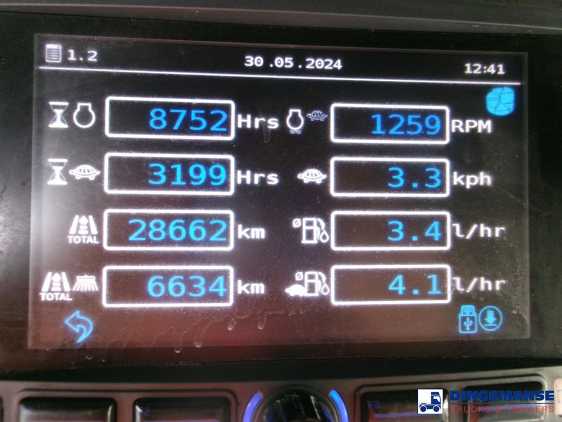 Road sweeper Johnston C202 compact street sweeper: picture 11 Road sweeper Johnston C202 compact street sweeper: picture 11