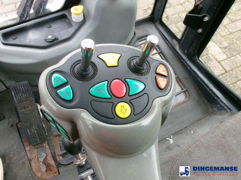 Road sweeper Johnston C202 compact street sweeper: picture 6 Road sweeper Johnston C202 compact street sweeper: picture 6