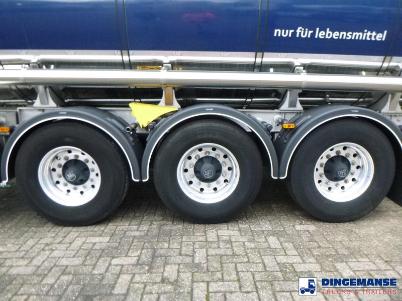 LAG Food tank inox 32 m3 / 3 comp + pump, steaming heating, webasto - Tank semi-trailer: picture 5 LAG Food tank inox 32 m3 / 3 comp + pump, steaming heating, webasto - Tank semi-trailer: picture 5