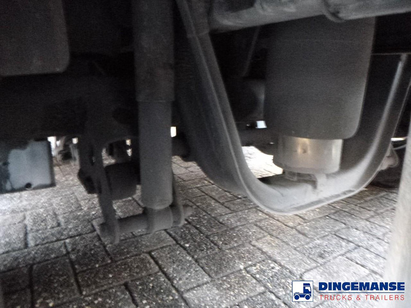 Box truck MAN TGX 26.440 6X2 high volume + Fruehauf closed box trailer: picture 8 Box truck MAN TGX 26.440 6X2 high volume + Fruehauf closed box trailer: picture 8