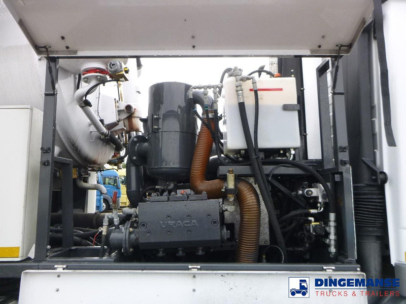 Mercedes-Benz Actros 2541 6x2 RHD E5 Huwer vacuum tank / hydrocureur 12 m3 on lease Mercedes-Benz Actros 2541 6x2 RHD E5 Huwer vacuum tank / hydrocureur 12 m3: picture 9