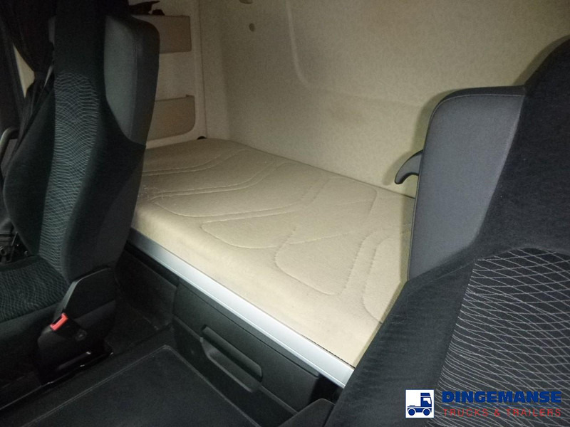 Tractor unit Mercedes-Benz Actros 1843 4x2 Euro 6 + PTO + ADR: picture 16