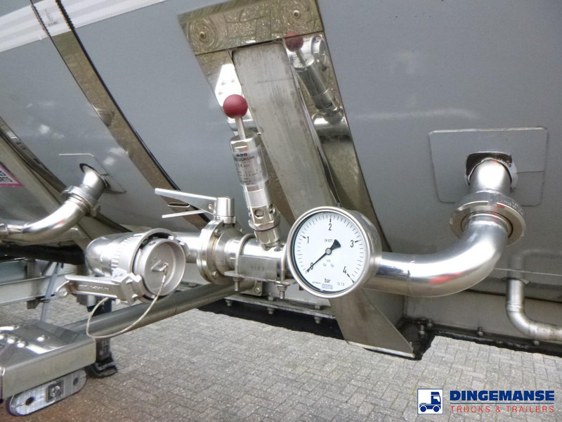 Tank semi-trailer Van Hool Food tank inox 62 m3 / 3 comp: picture 13 Tank semi-trailer Van Hool Food tank inox 62 m3 / 3 comp: picture 13