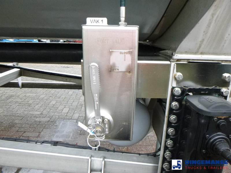 Tank semi-trailer Van Hool Food tank inox 62 m3 / 3 comp: picture 17 Tank semi-trailer Van Hool Food tank inox 62 m3 / 3 comp: picture 17