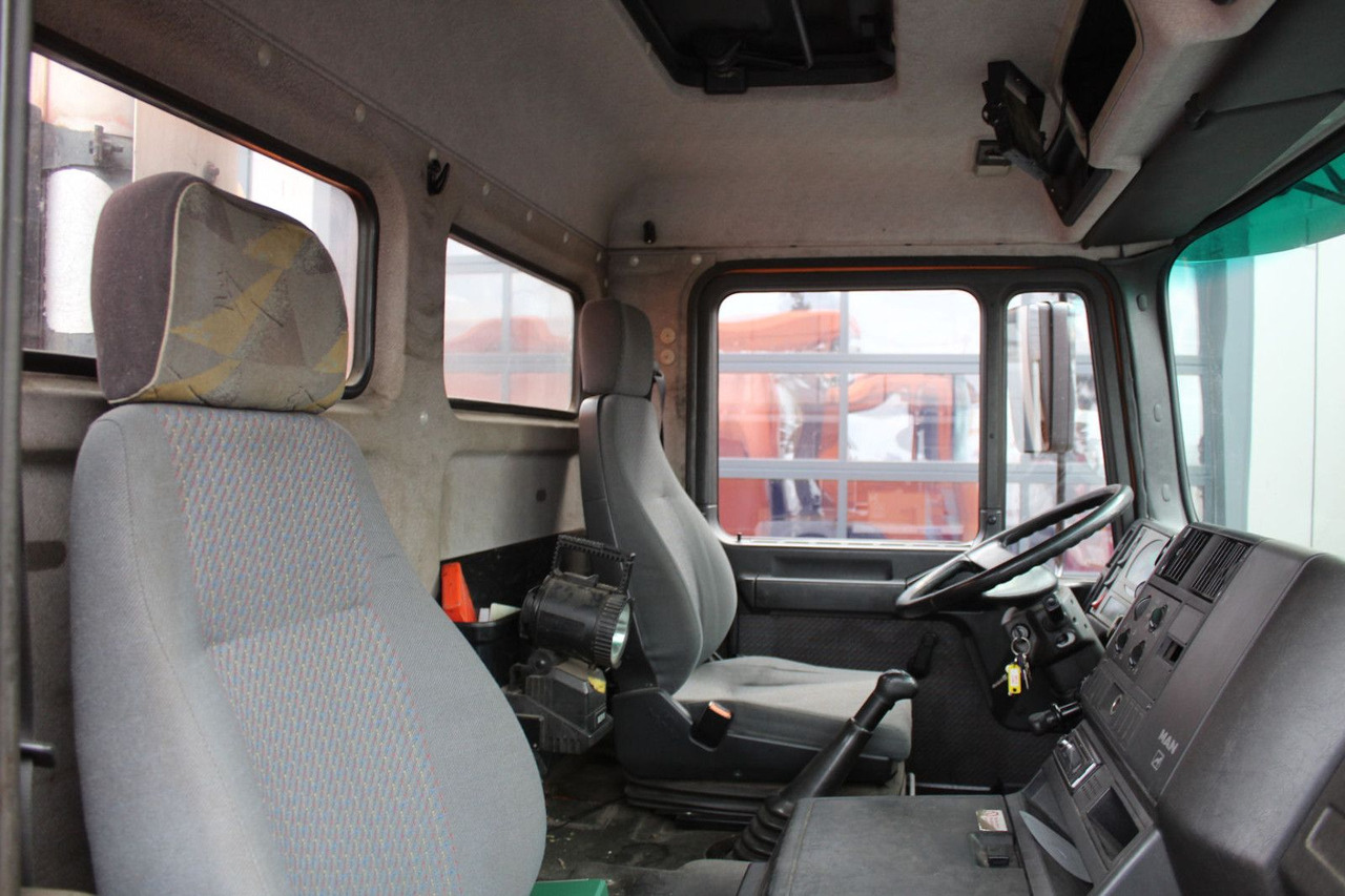 Vacuum truck MAN FE 32.410 A 8x2 Assmann 17m³ HD-Spül-KOMBI V2A: picture 16