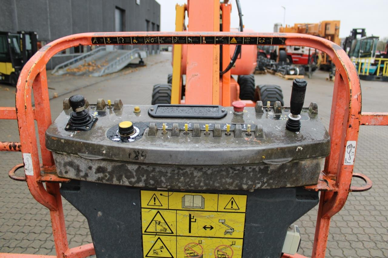 JLG 800AJ - Articulated boom: picture 4 JLG 800AJ - Articulated boom: picture 4