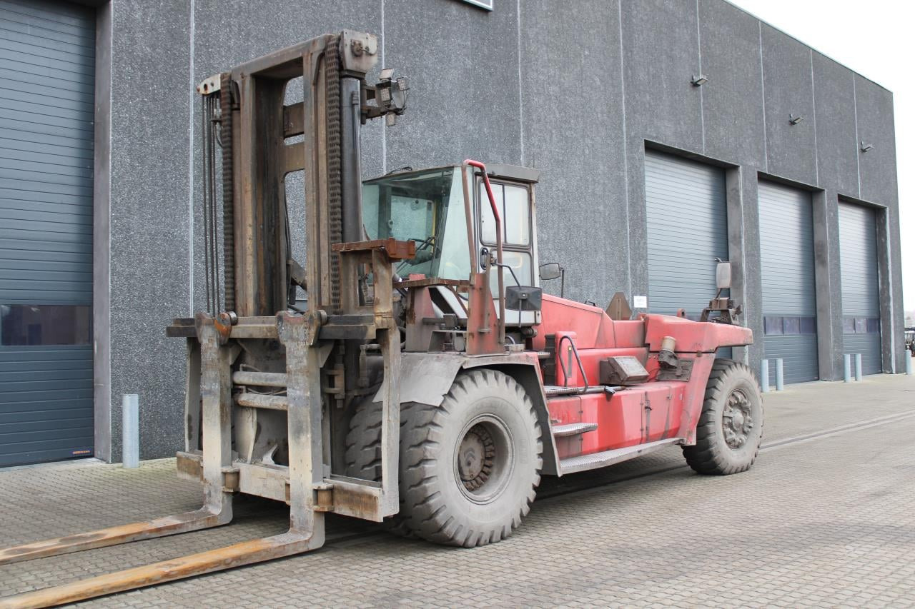 Kalmar DCF330-12LB - Diesel forklift: picture 2 Kalmar DCF330-12LB - Diesel forklift: picture 2