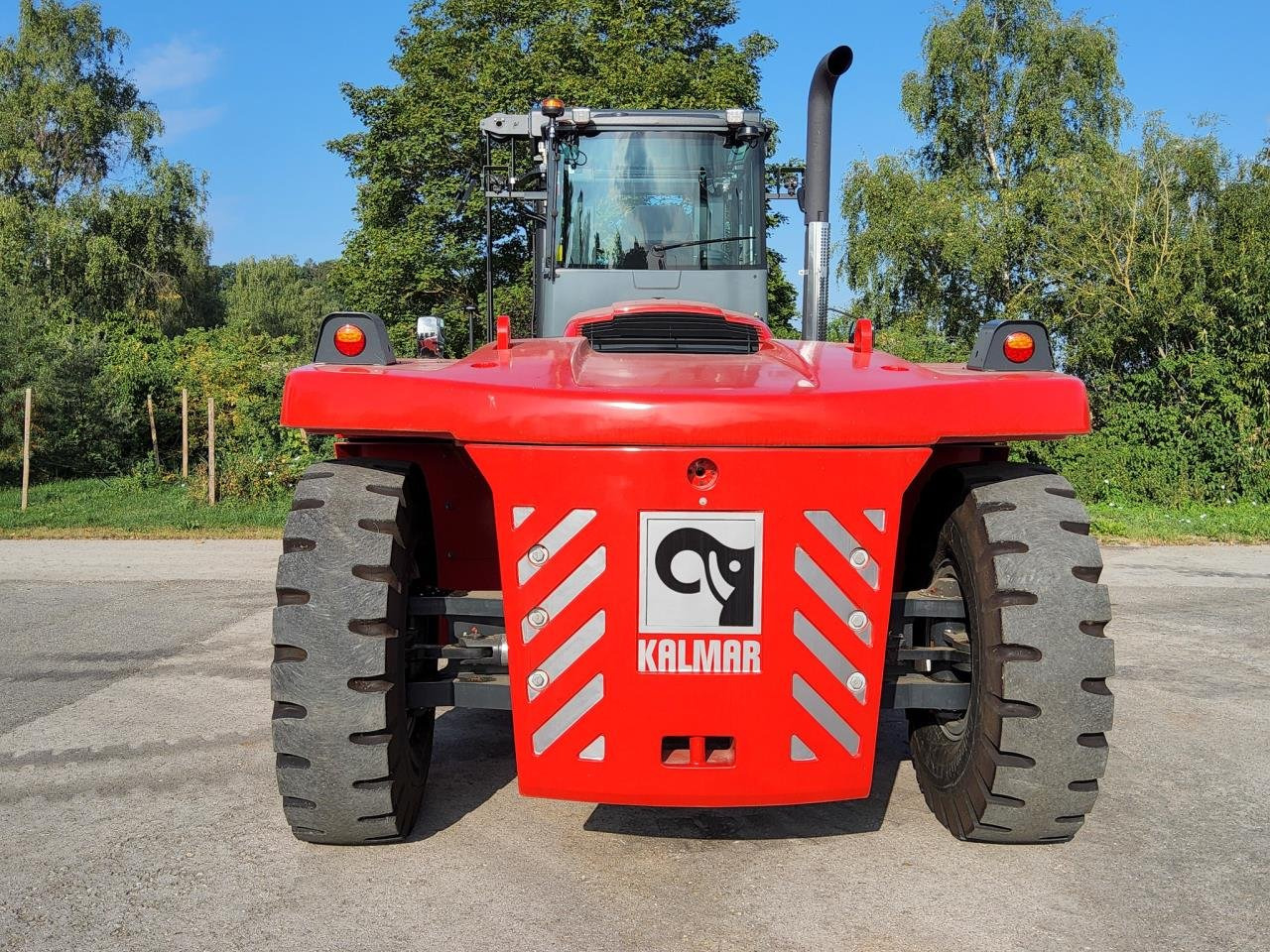 Kalmar DCG330-12 - Diesel forklift: picture 3 Kalmar DCG330-12 - Diesel forklift: picture 3