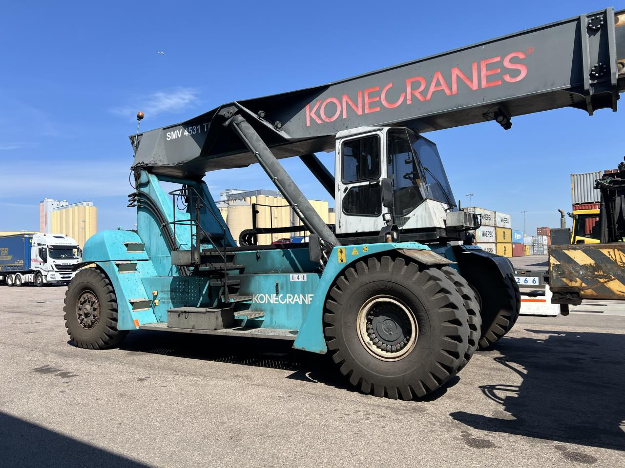 SMV 4531 TB5 - Reach stacker: picture 1 SMV 4531 TB5 - Reach stacker: picture 1