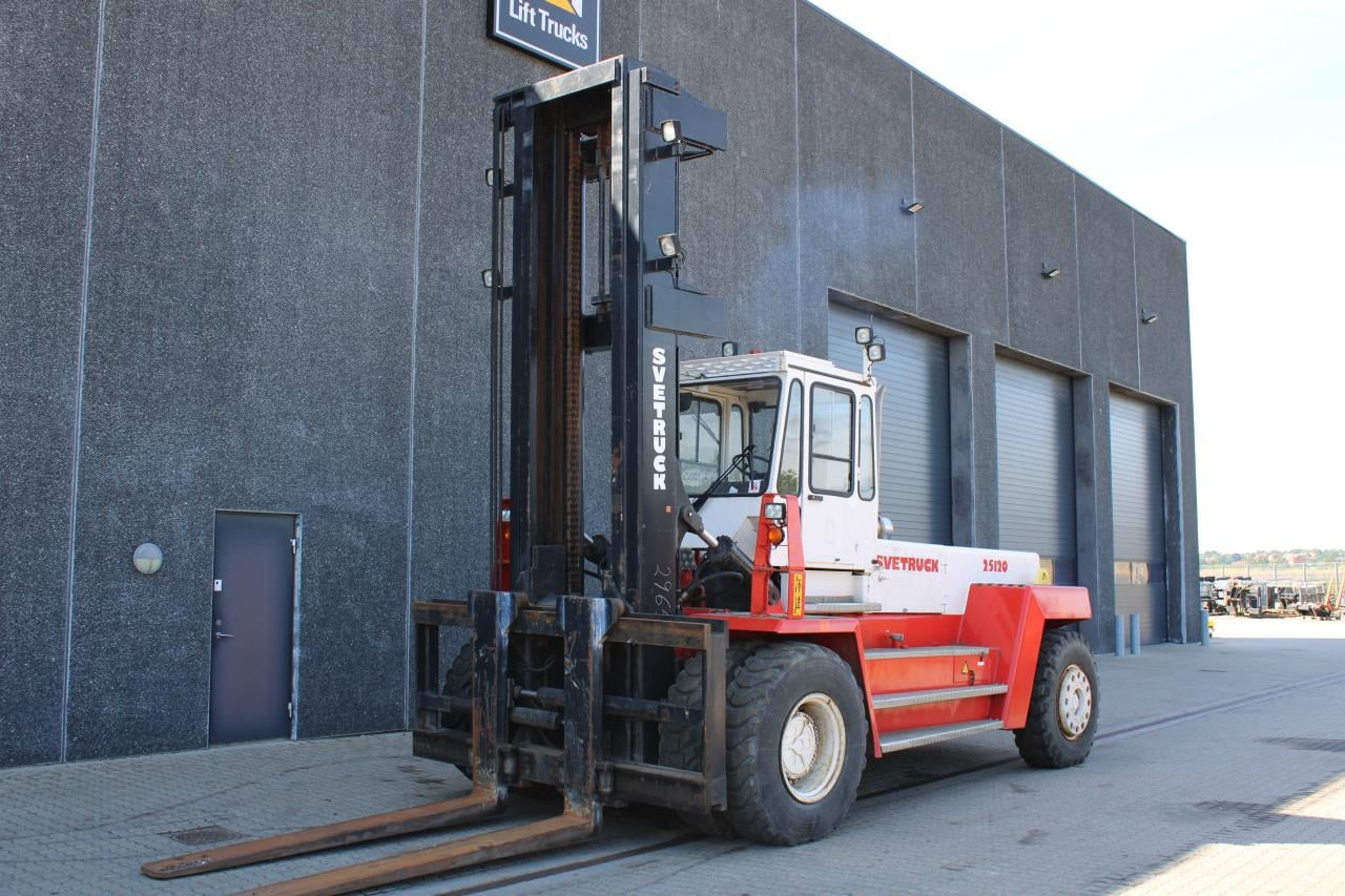 SveTruck 25120-42 - Diesel forklift: picture 2 SveTruck 25120-42 - Diesel forklift: picture 2