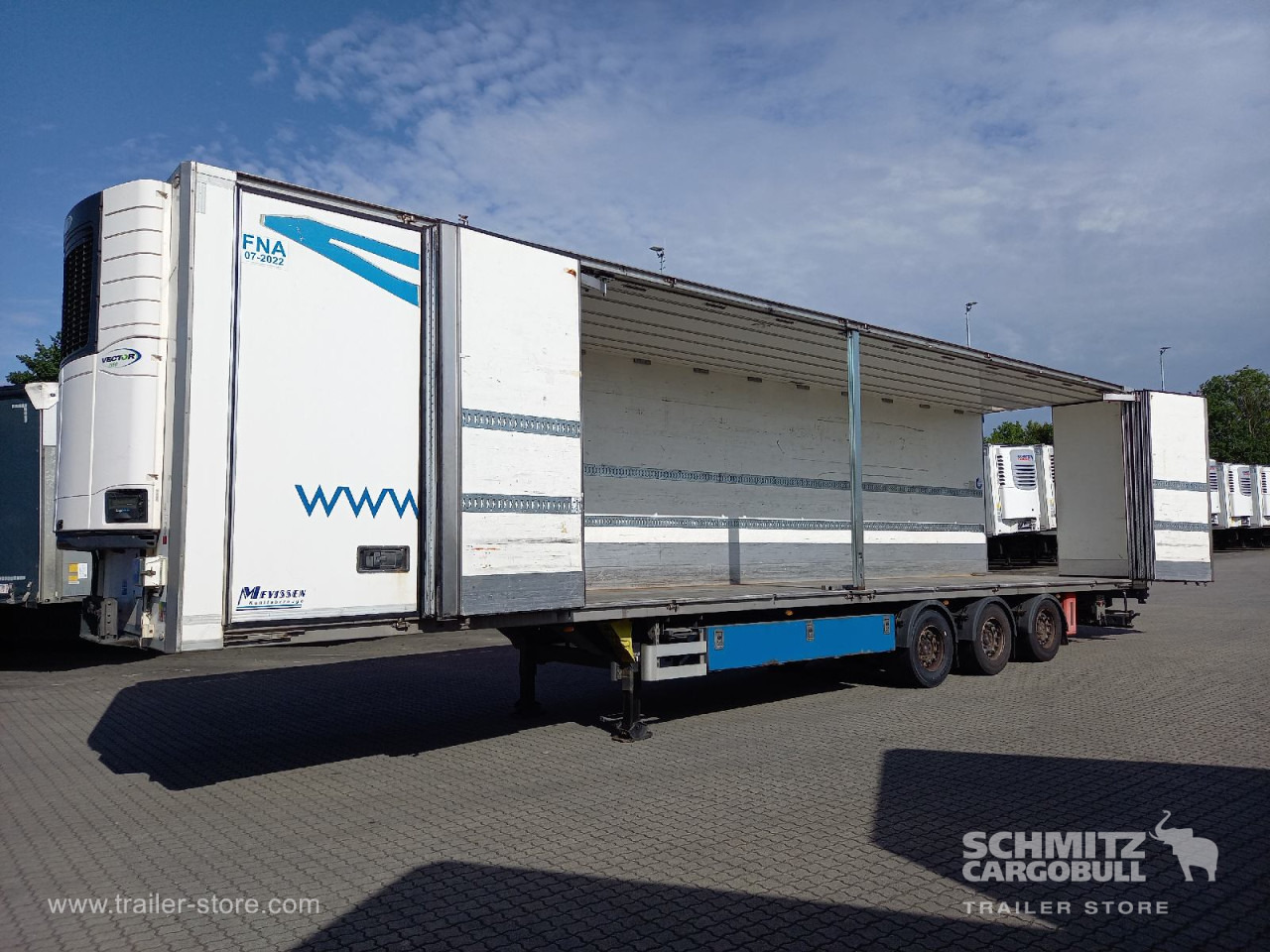Auflieger Tiefkühler Mega Folding wall left - Isothermal semi-trailer: picture 1 Auflieger Tiefkühler Mega Folding wall left - Isothermal semi-trailer: picture 1
