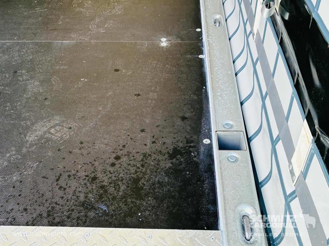 SCHMITZ Auflieger Curtainsider Mega - Curtainsider semi-trailer: picture 2 SCHMITZ Auflieger Curtainsider Mega - Curtainsider semi-trailer: picture 2