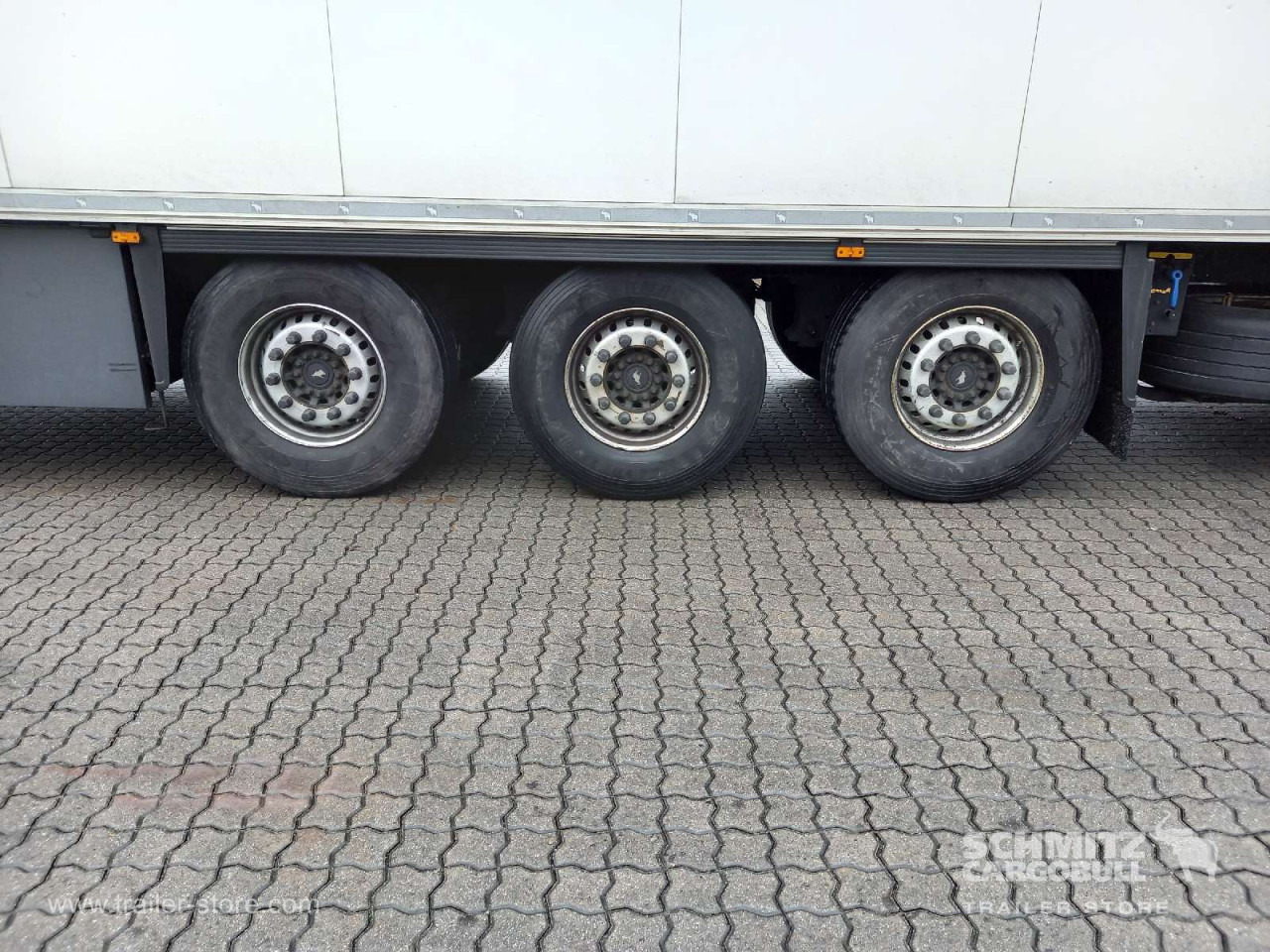 SCHMITZ Auflieger Tiefkühler Standard Double deck - Isothermal semi-trailer: picture 2 SCHMITZ Auflieger Tiefkühler Standard Double deck - Isothermal semi-trailer: picture 2