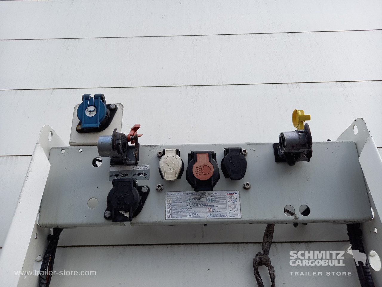 SCHMITZ Auflieger Trockenfrachtkoffer Standard Double deck - Closed box semi-trailer: picture 3 SCHMITZ Auflieger Trockenfrachtkoffer Standard Double deck - Closed box semi-trailer: picture 3