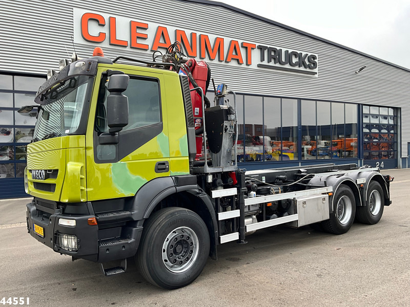 Iveco AD260T41 6x4 HMF 16 Tonmeter Z-kraan - Cable system truck, Crane truck: picture 2 Iveco AD260T41 6x4 HMF 16 Tonmeter Z-kraan - Cable system truck, Crane truck: picture 2