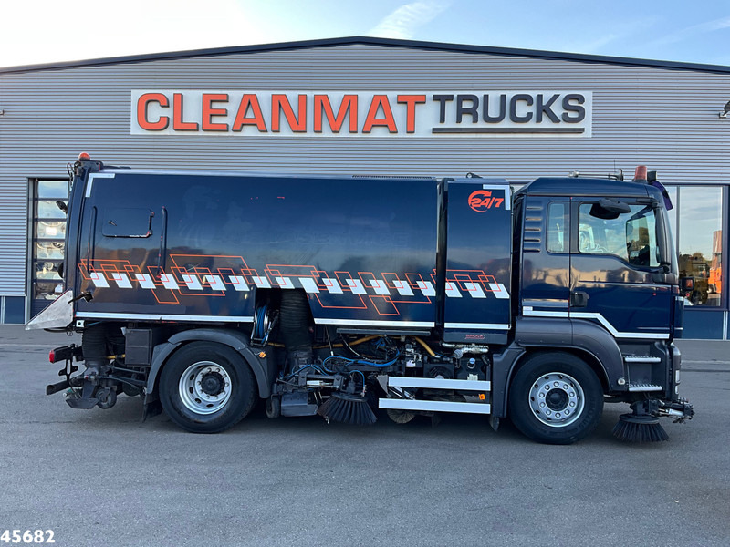 MAN TGS 18.320 Manual Gearbox Brock Wegdekreinger links en rechtsvegend! - Road sweeper: picture 4 MAN TGS 18.320 Manual Gearbox Brock Wegdekreinger links en rechtsvegend! - Road sweeper: picture 4