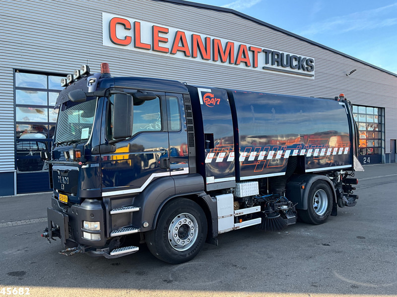 MAN TGS 18.320 Manual Gearbox Brock Wegdekreinger links en rechtsvegend! - Road sweeper: picture 5 MAN TGS 18.320 Manual Gearbox Brock Wegdekreinger links en rechtsvegend! - Road sweeper: picture 5