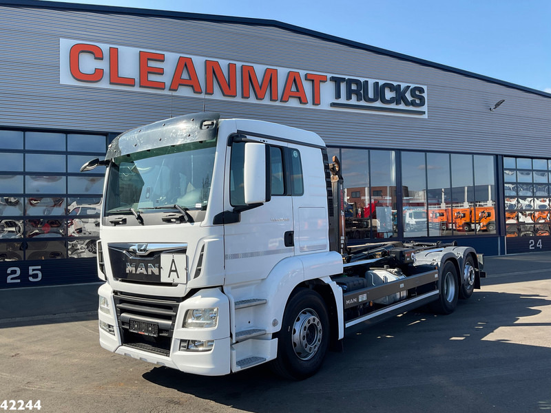 MAN TGS 26.460 Multilift 21 Ton haakarmsysteem - Hook lift truck: picture 2 MAN TGS 26.460 Multilift 21 Ton haakarmsysteem - Hook lift truck: picture 2