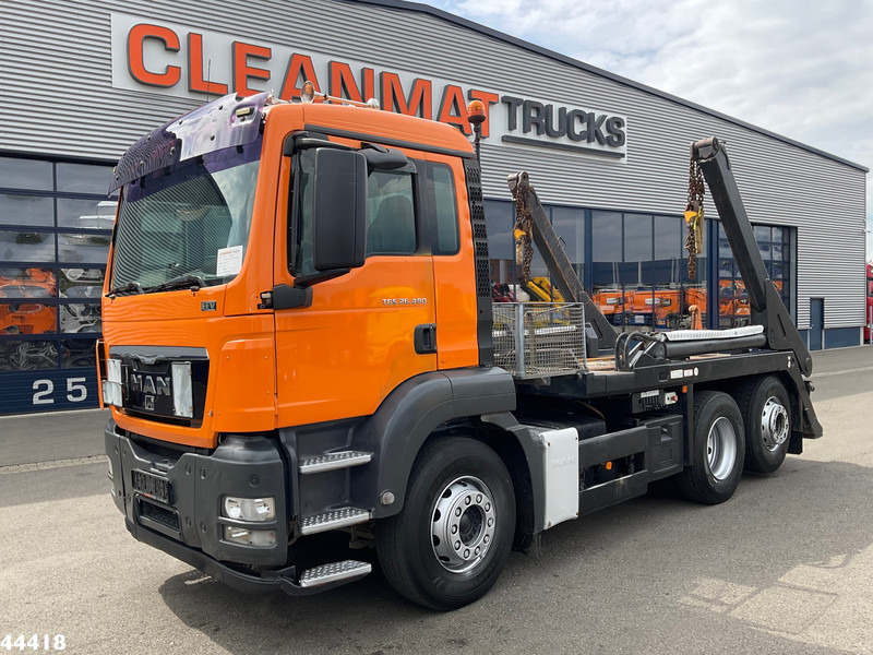 MAN TGS 26.480 Euro 5 VDL 18 Ton portaalarmsysteem - Skip loader truck: picture 2 MAN TGS 26.480 Euro 5 VDL 18 Ton portaalarmsysteem - Skip loader truck: picture 2