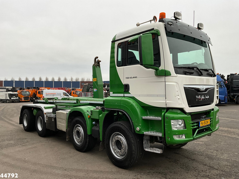 MAN TGS 43.440 8x4 Euro 6 VDL 40 Ton haakarmsysteem - Hook lift truck: picture 3 MAN TGS 43.440 8x4 Euro 6 VDL 40 Ton haakarmsysteem - Hook lift truck: picture 3