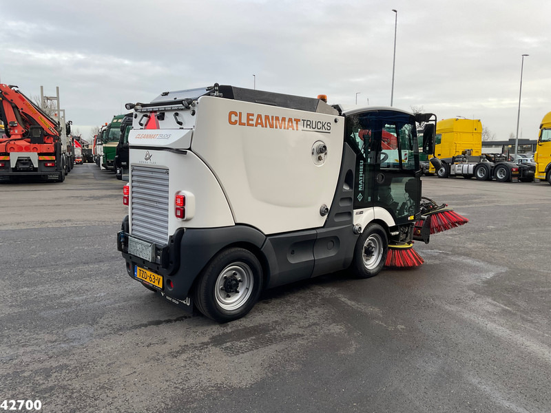 Mathieu MC 210 Azura Flex Euro 6 Stage 5 with 3-rd brush - Road sweeper: picture 4 Mathieu MC 210 Azura Flex Euro 6 Stage 5 with 3-rd brush - Road sweeper: picture 4