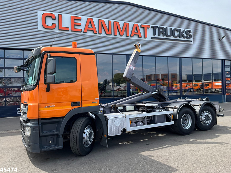 Mercedes-Benz Actros 2541 6x2 VDL 20 Ton haakarmsysteem - Hook lift truck: picture 1 Mercedes-Benz Actros 2541 6x2 VDL 20 Ton haakarmsysteem - Hook lift truck: picture 1