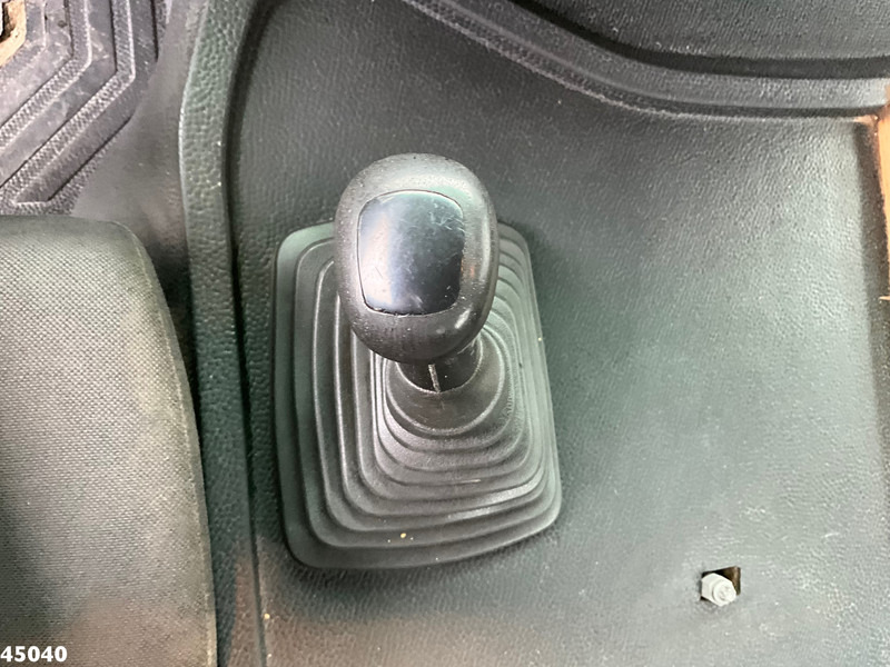 Mercedes-Benz Actros 4141 8x4 manual Hiab 32 Tonmeter laadkraan + Fly-jib on lease Mercedes-Benz Actros 4141 8x4 manual Hiab 32 Tonmeter laadkraan + Fly-jib: picture 20