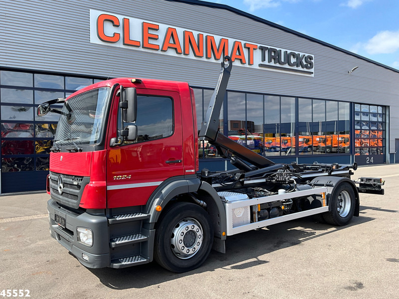 Mercedes-Benz Axor 1824 Euro 5 14 Ton haakarmsysteem - Hook lift truck: picture 1 Mercedes-Benz Axor 1824 Euro 5 14 Ton haakarmsysteem - Hook lift truck: picture 1