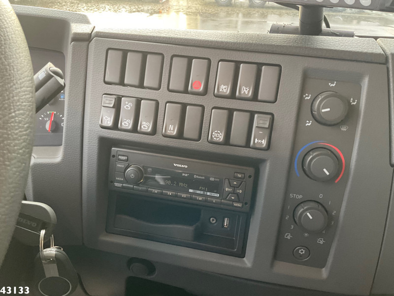 Vacuum truck Volvo FE 320 DHM 8m³ Kolkenzuiger: picture 16