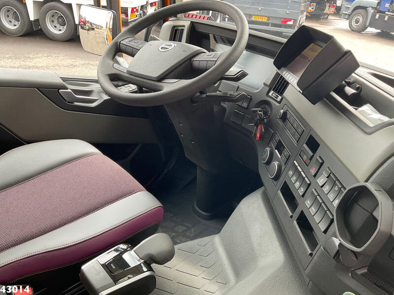 Interior photo 1: Hook lift truck, Crane truck Volvo FM 430 HMF 23 Tonmeter laadkraan
