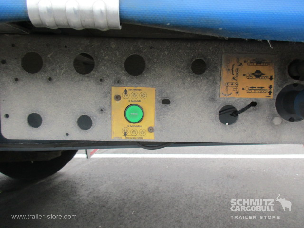 FRUEHAUF Curtainsider Standard - Curtainsider semi-trailer: picture 2 FRUEHAUF Curtainsider Standard - Curtainsider semi-trailer: picture 2