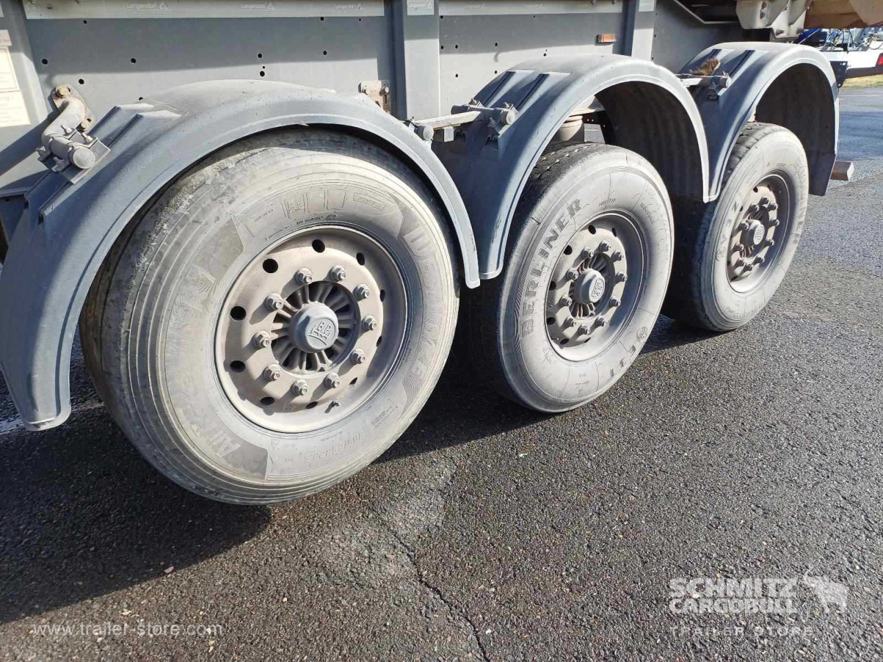 LANGENDORF Auflieger Kipper Stahlrundmulde 24m³ - Tipper semi-trailer: picture 3 LANGENDORF Auflieger Kipper Stahlrundmulde 24m³ - Tipper semi-trailer: picture 3