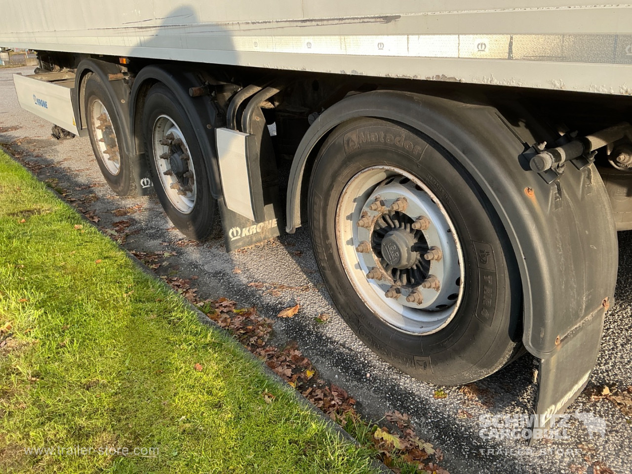 KRONE Reefer Standard Taillift - Isothermal semi-trailer: picture 5 KRONE Reefer Standard Taillift - Isothermal semi-trailer: picture 5