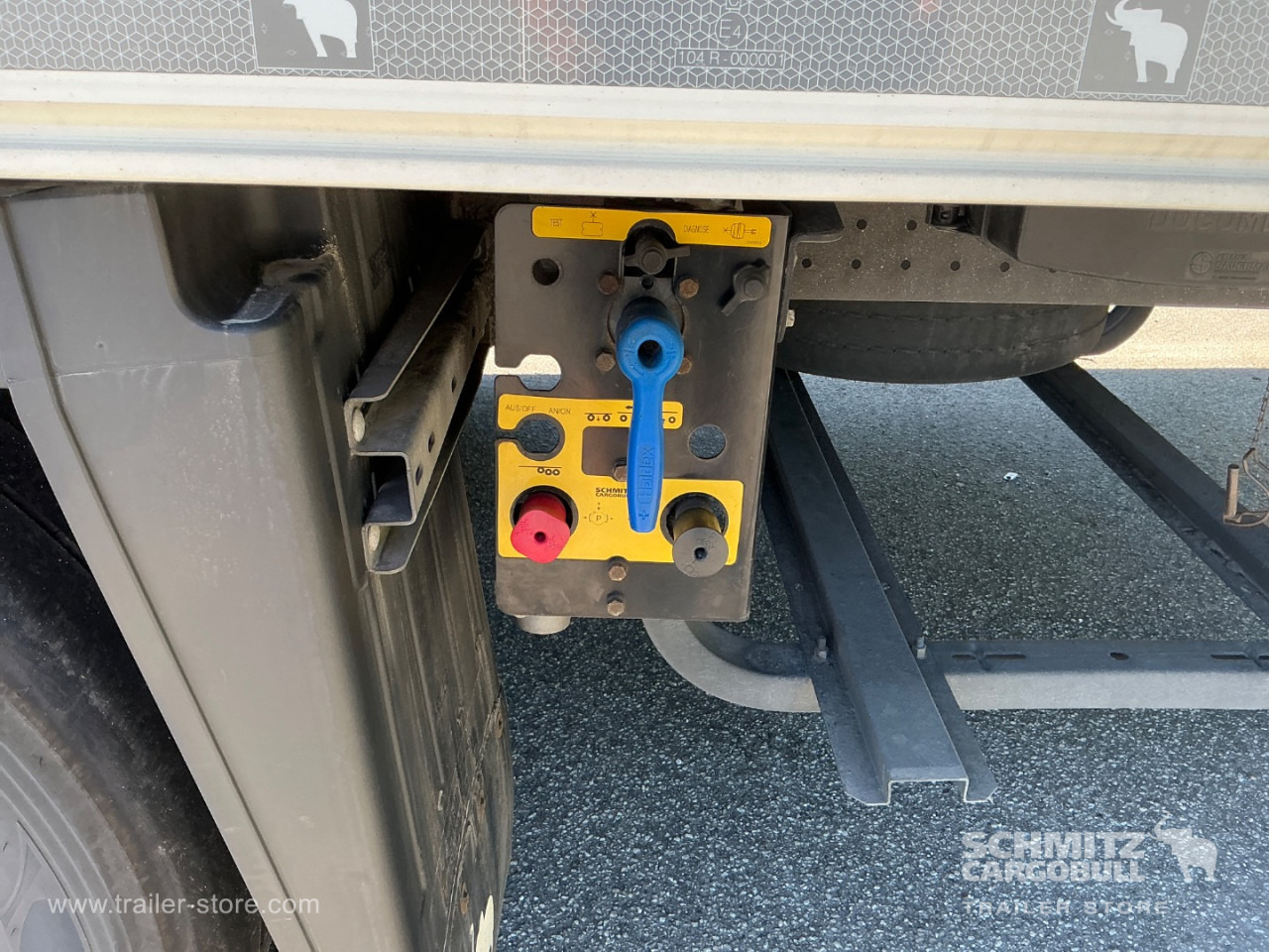 SCHMITZ Reefer Meat hanging system on lease SCHMITZ Reefer Meat hanging system: picture 6