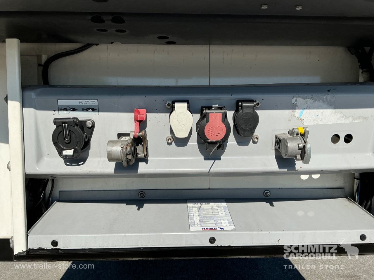 SCHMITZ Reefer Meat hanging system - Isothermal semi-trailer: picture 4 SCHMITZ Reefer Meat hanging system - Isothermal semi-trailer: picture 4