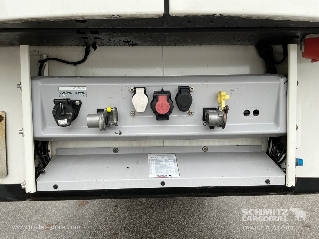 SCHMITZ Reefer Meat hanging system - Isothermal semi-trailer: picture 4 SCHMITZ Reefer Meat hanging system - Isothermal semi-trailer: picture 4